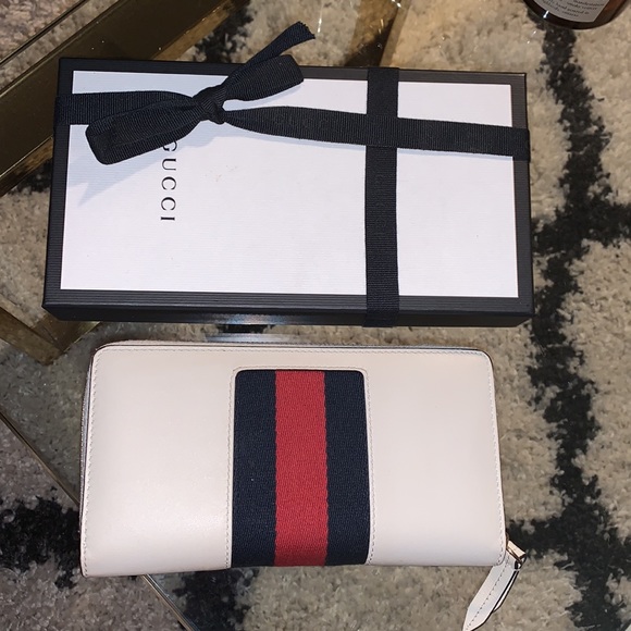 Gucci Sylvie wallet with embroidery - Picture 2 of 6